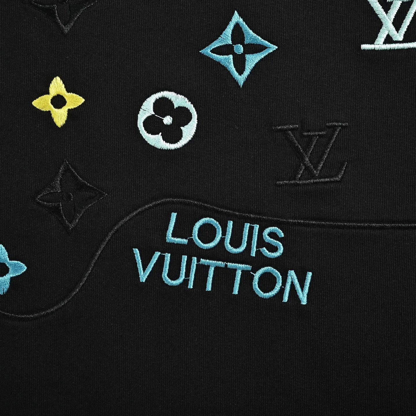 Louis Vuitton/ T